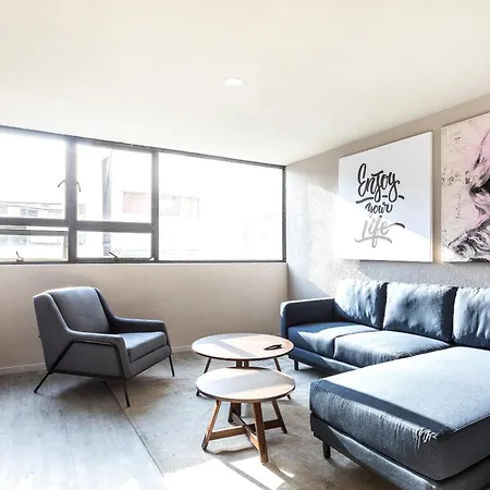 Stylish 2Br In Roma - Parking- Wifi- Sleeps 6 Apartment