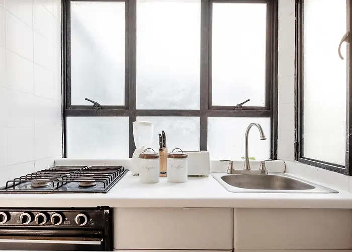 Stylish 2br In Roma - Parking- Wifi- Sleeps 6 *