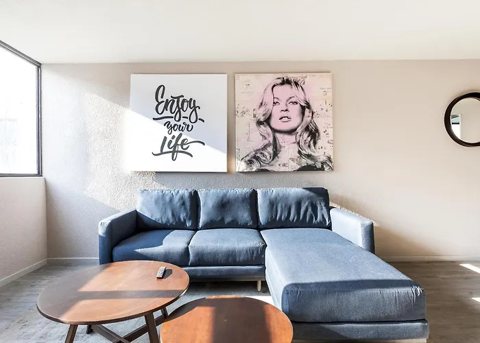 Apartment Stylish 2br In Roma - Parking- Wifi- Sleeps 6