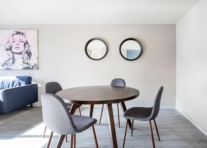 Stylish 2br In Roma - Parking- Wifi- Sleeps 6 Apartment *